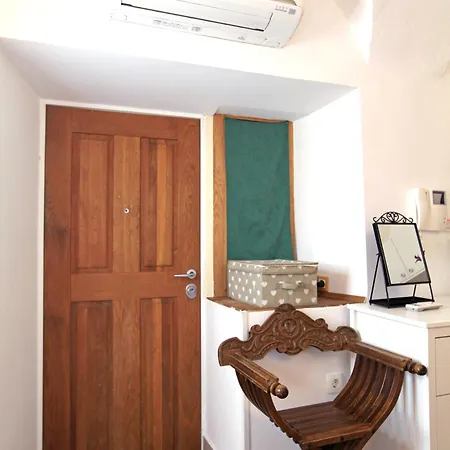 Cute In The Old Town Apartma